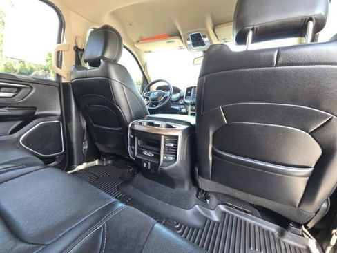 Used 2019 RAM 1500 Laramie AWD/4WD image 17