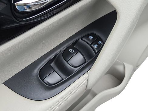 Used 2019 Nissan Rogue Sport SV w/ Technology Package image 16