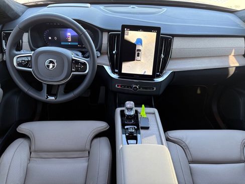 New 2026 Volvo XC90 B5 Ultra w/ Lounge Package image 4
