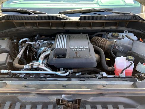 Used 2023 Chevrolet Silverado 1500 High Country w/ Z71 Off-Road Package AWD/4WD image 32