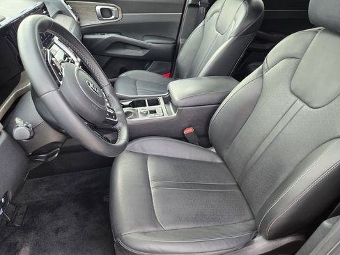 Used 2021 Kia Sorento EX w/ Panoramic Sunroof Package image 18