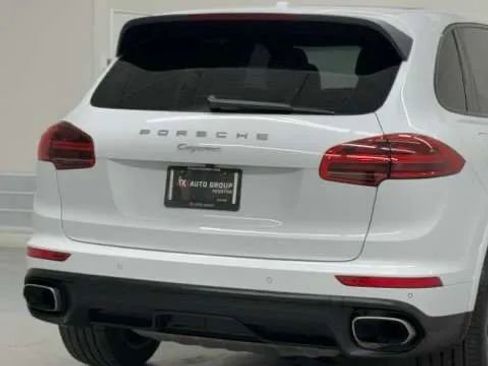 Used 2018 Porsche Cayenne Platinum Edition image 51