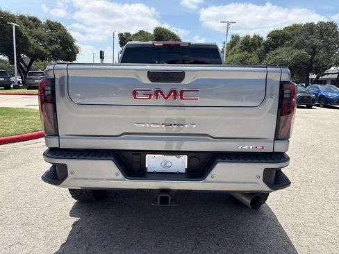 Used 2025 GMC Sierra 2500 AT4 w/ AT4 Premium Plus Package AWD/4WD image 4