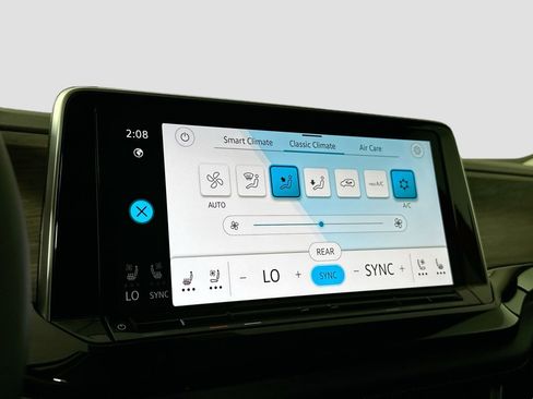 Certified 2025 Volkswagen Atlas SEL Premium R-Line image 24