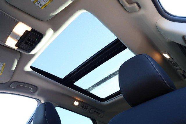 Certified 2025 Nissan Pathfinder SV w/ SV Premium Package FWD image 9