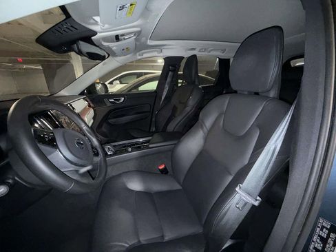 Used 2024 Volvo XC60 B5 Plus w/ Climate Package AWD/4WD image 5