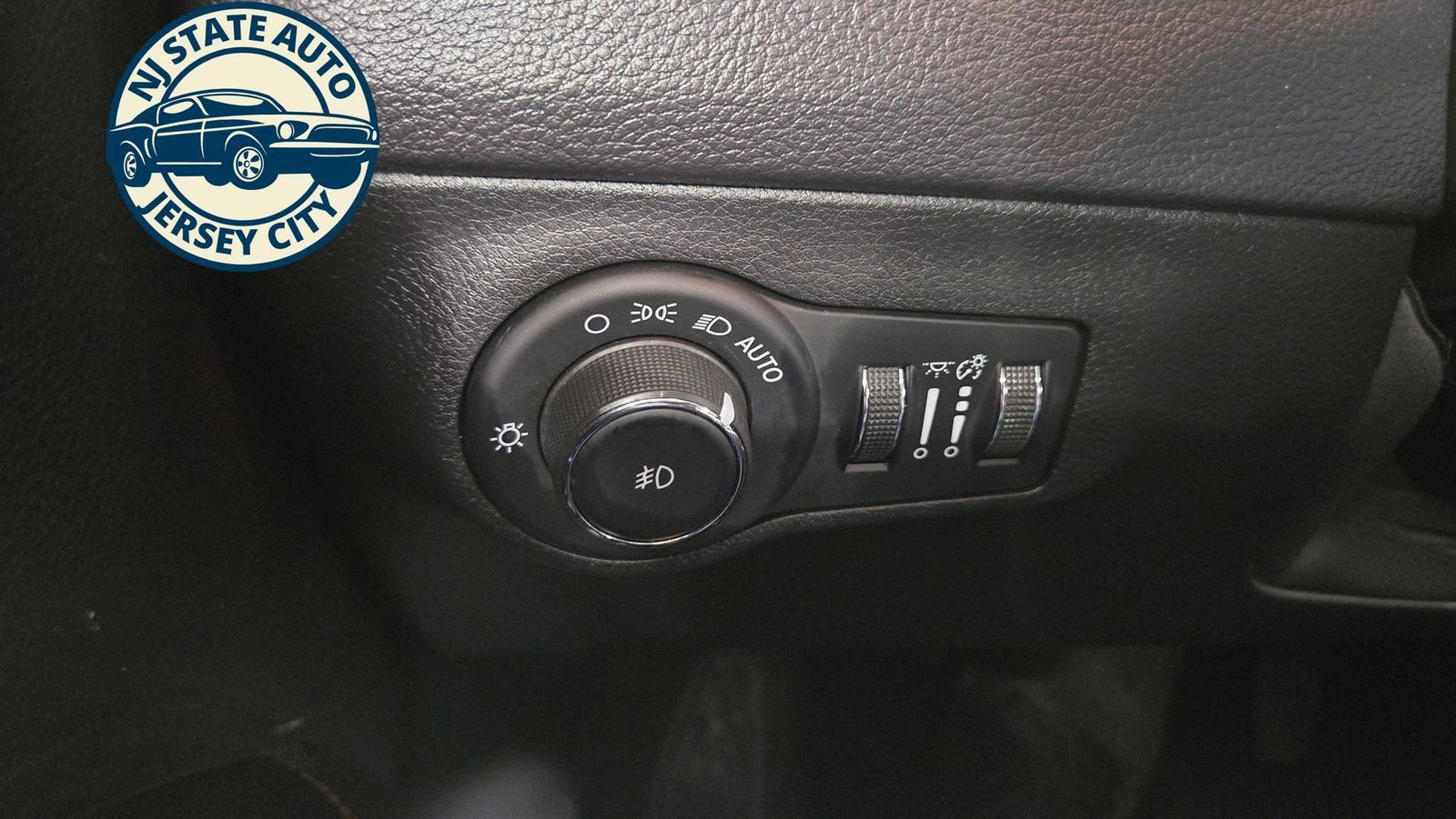 Used 2018 Jeep Compass Limited w/ Safe & Security Group AWD/4WD image 23
