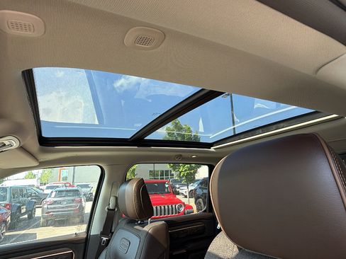 Used 2025 RAM 1500 Limited AWD/4WD image 16