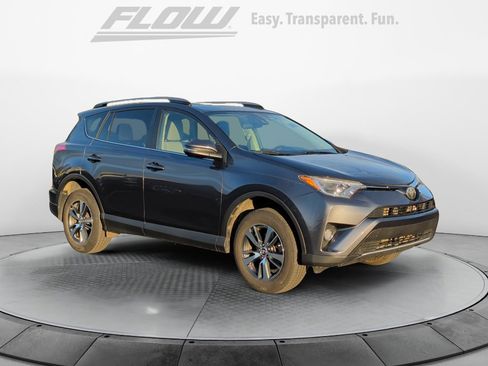 Used 2018 Toyota RAV4 XLE image 1