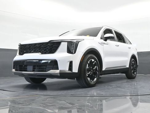 Used 2024 Kia Sorento S w/ Panoramic Sunroof Package FWD image 58