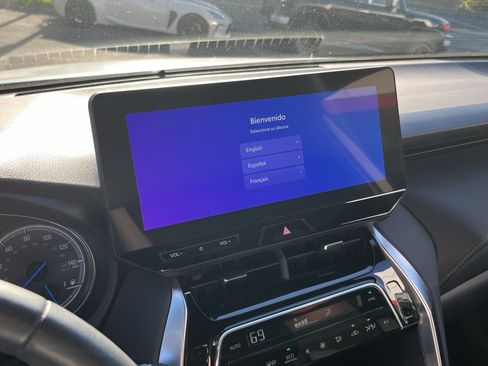 Certified 2023 Toyota Venza XLE AWD/4WD image 21