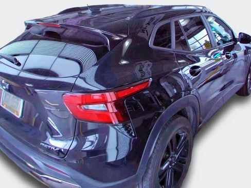Certified 2024 Chevrolet Trax ACTIV w/ Sunroof Package FWD image 3