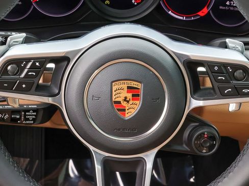 Certified 2023 Porsche Cayenne Platinum Edition AWD/4WD image 32