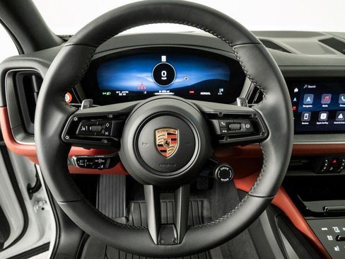 Certified 2026 Porsche Cayenne AWD/4WD image 9