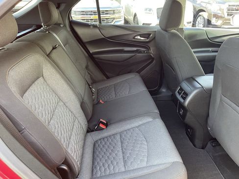 Used 2019 Chevrolet Equinox LT w/ Lights and Bright Package FWD image 14