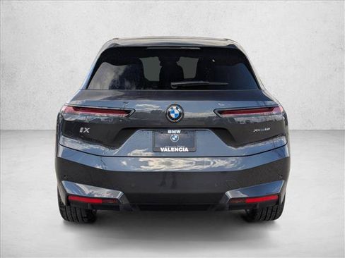 Used 2026 BMW iX xDrive60 w/ Premium Package AWD/4WD image 8