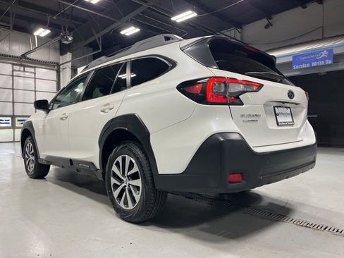 Used 2023 Subaru Outback Premium AWD/4WD image 6