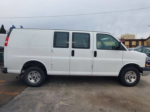 Used 2024 GMC Savana 2500 w/ Driver Convenience Package image 6