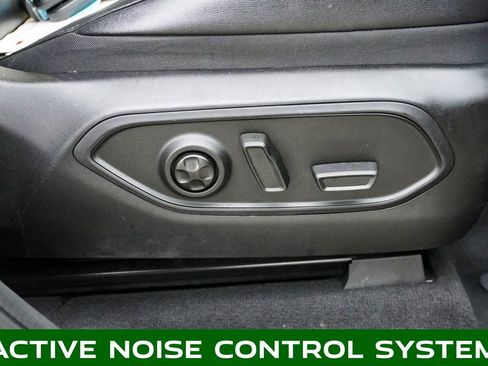 Used 2023 Jeep Grand Cherokee Limited w/ Luxury Tech Group II image 5