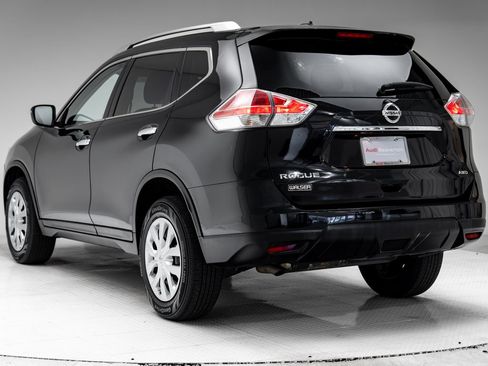 Used 2016 Nissan Rogue S w/ Appearance Package AWD/4WD image 3
