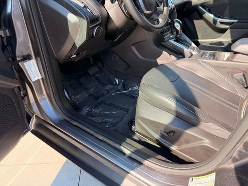 Used 2012 Ford Focus Titanium FWD image 26