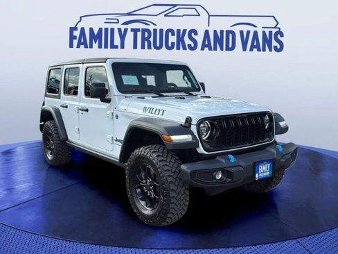 Used 2024 Jeep Wrangler Unlimited AWD/4WD image 7