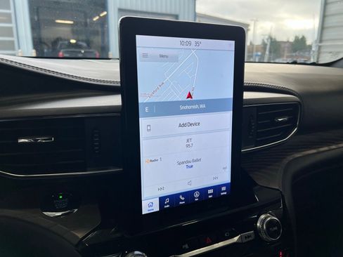 Used 2021 Ford Explorer Platinum w/ Equipment Group 601A image 13