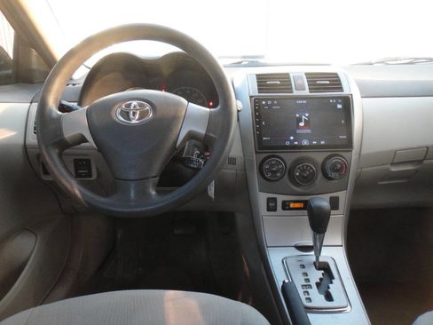Used 2011 Toyota Corolla LE image 10
