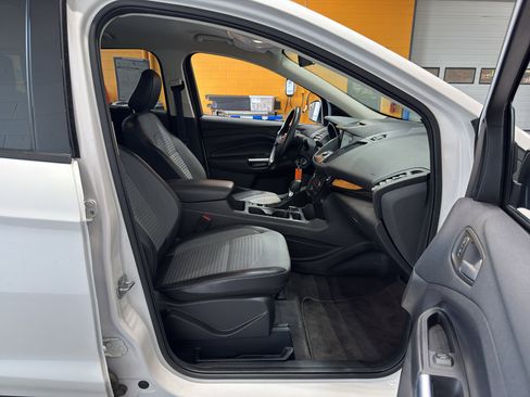 Used 2018 Ford Escape SE w/ SE Sport Appearance Package AWD/4WD image 16