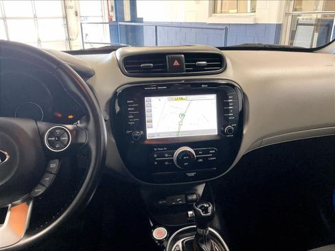 Used 2019 Kia Soul + w/ Audio Package FWD image 18