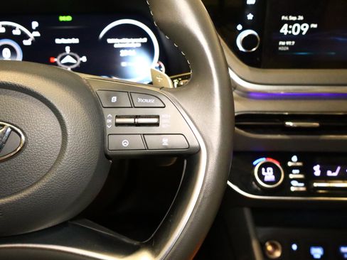 Used 2023 Hyundai Sonata Limited w/ Preferred Accessory Package image 12