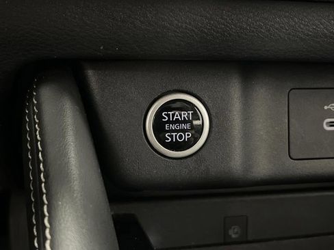 Used 2022 Nissan Rogue Platinum w/ Head-Up Display Package image 24