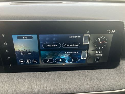 Used 2025 Nissan Kicks SV FWD image 18