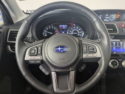 Used 2018 Subaru Forester 2.5i Touring AWD/4WD image 17