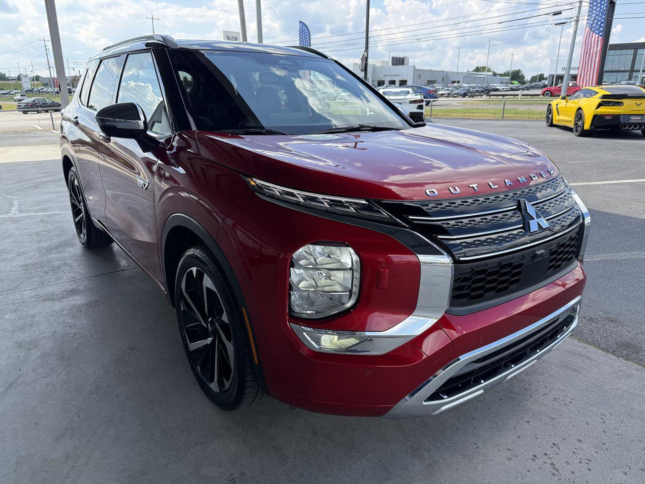 Used 2025 Mitsubishi Outlander SEL AWD/4WD image 3