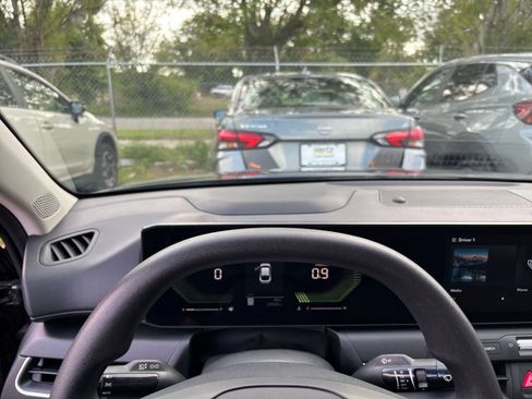 Used 2025 Kia K4 FWD image 33