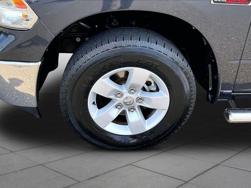 Used 2019 RAM 1500 Tradesman w/ Chrome Appearance Group RWD image 10