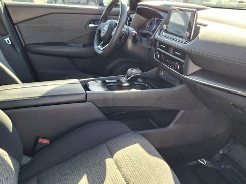 Certified 2023 Nissan Rogue SV image 22