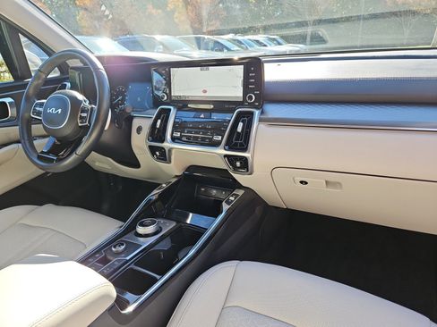 Used 2024 Kia Sorento SX Prestige image 16