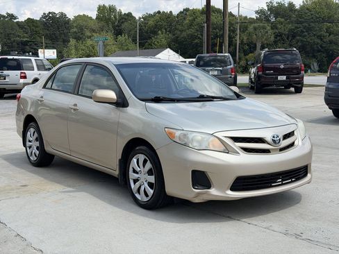 Used 2012 Toyota Corolla LE FWD image 1