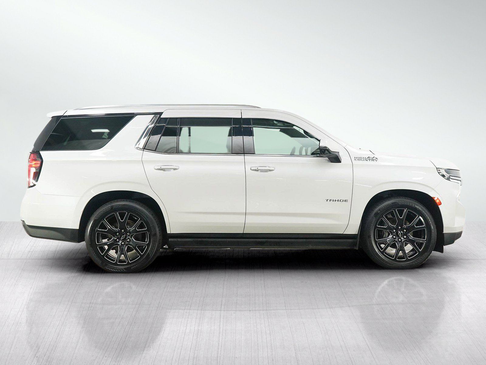 Used 2023 Chevrolet Tahoe High Country AWD/4WD image 6