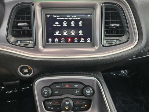 Used 2019 Dodge Challenger SXT RWD image 31