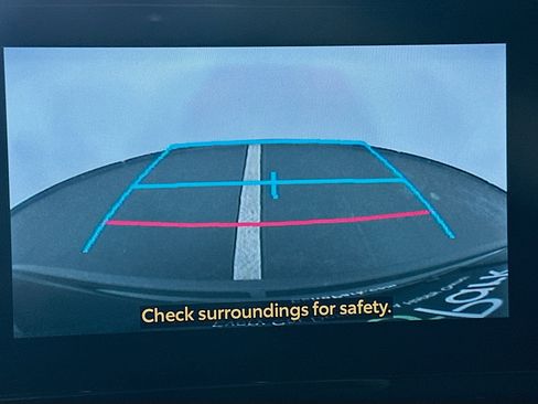 Used 2025 Toyota Corolla Cross LE image 23