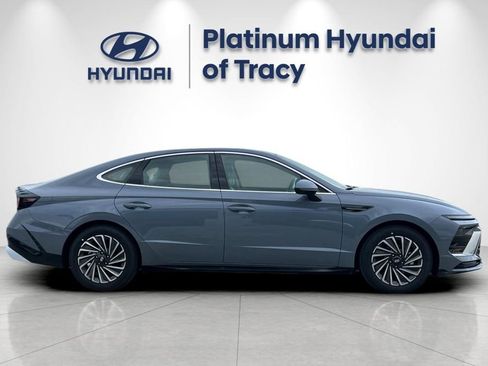 New 2026 Hyundai Sonata Limited FWD image 3