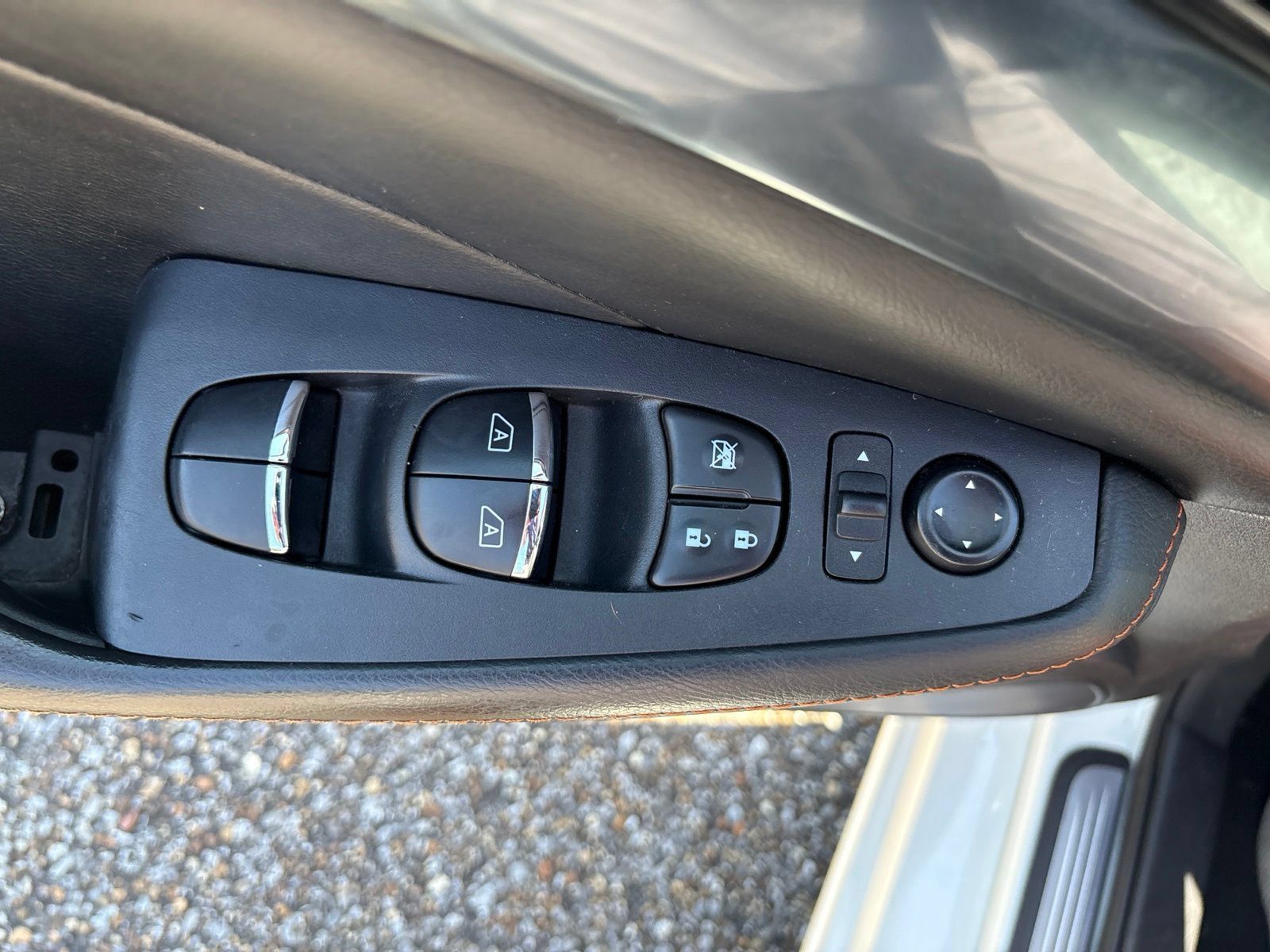 Used 2021 Nissan Maxima SR w/ Sport Mat Group FWD image 13