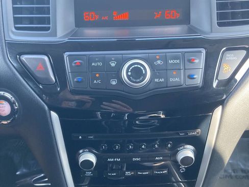 Used 2014 Nissan Pathfinder S image 13