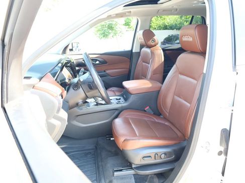 Used 2020 Chevrolet Traverse High Country w/ LPO, Floor Liner Package AWD/4WD image 7