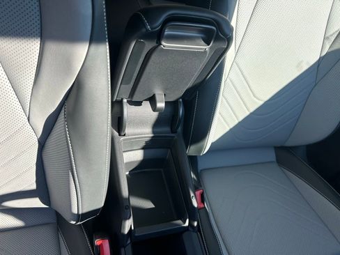 New 2026 Volkswagen Tiguan SE FWD image 38