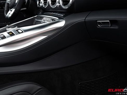 Used 2021 Mercedes-Benz AMG GT Roadster image 36