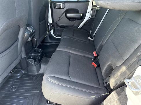 Used 2018 Jeep Wrangler Unlimited Sport S image 11